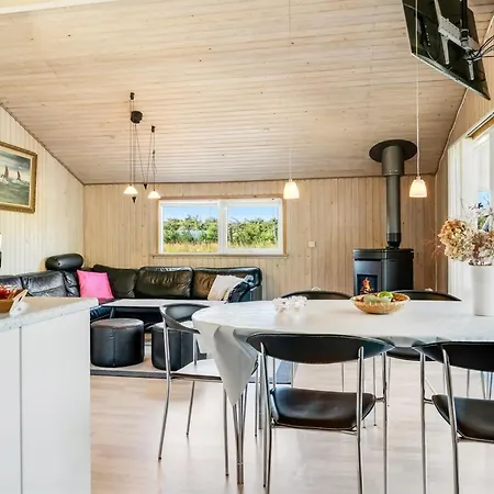 Nyaraló Guja - 1km From The Sea By Interhome *