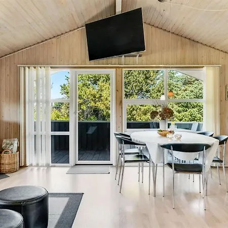 Holiday home Guja - 1km From The Sea By Interhome *
